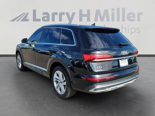 2023 Audi Q7 55 Premium
