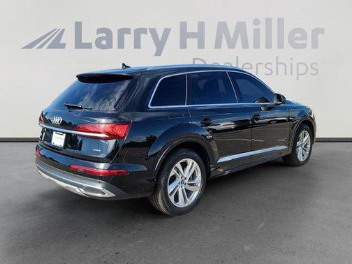 2023 Audi Q7 55 Premium