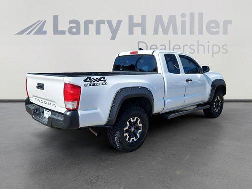 2016 Toyota Tacoma SR