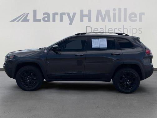 Granite Crystal Clearcoat Metallic 2022 Jeep Cherokee Trailhawk
