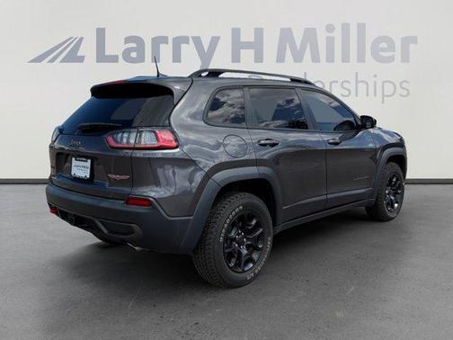Granite Crystal Clearcoat Metallic 2022 Jeep Cherokee Trailhawk