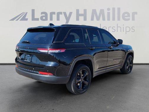 2022 Jeep Grand Cherokee Altitude