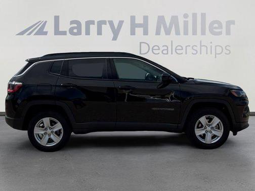 Diamond Black 2022 Jeep Compass Latitude