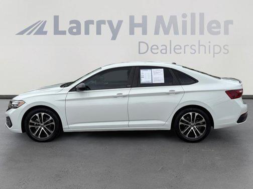 Pure White 2024 Volkswagen Jetta 1.5T Sport