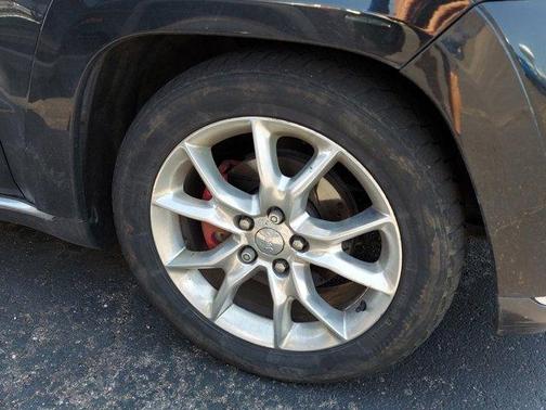 Photo 2 of 3 of 2015 Jeep Grand Cherokee Summit