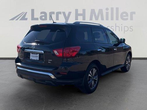 Magnetic Black 2018 Nissan Pathfinder SL