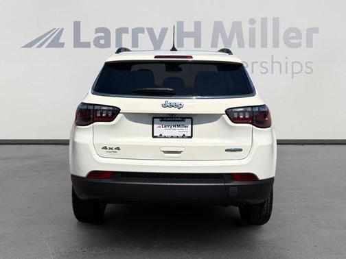 White Clearcoat 2021 Jeep Compass Latitude