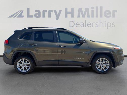 Granite Crystal Clearcoat Metallic 2021 Jeep Cherokee Trailhawk