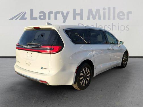 2022 Chrysler Pacifica Hybrid Touring L