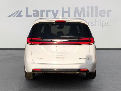 2022 Chrysler Pacifica Hybrid Touring L