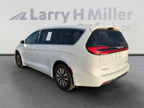 2022 Chrysler Pacifica Hybrid Touring L