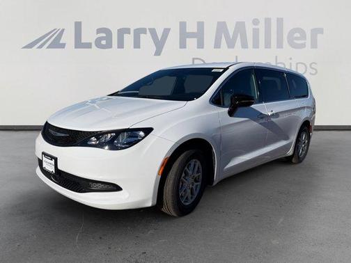 2026 Chrysler Voyager LX