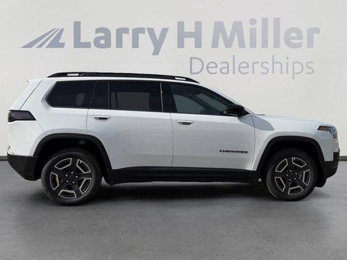 Bright White Clearcoat 2026 Jeep Cherokee LAREDO/LIMITED