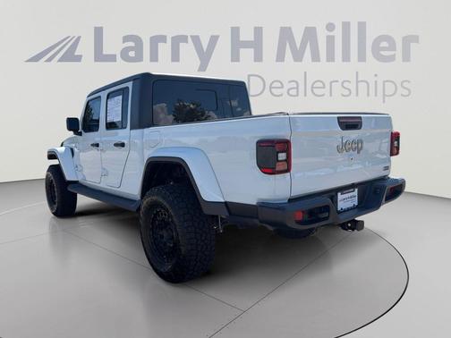 Bright White Clearcoat 2020 Jeep Gladiator Overland