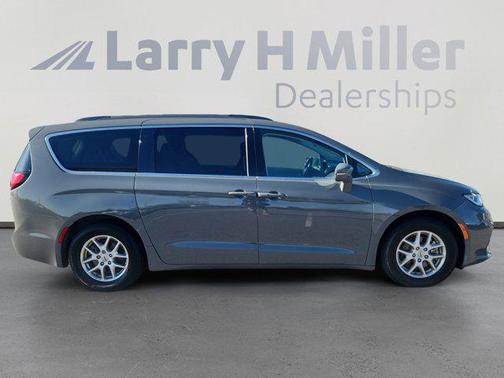 2022 Chrysler Pacifica Touring-L