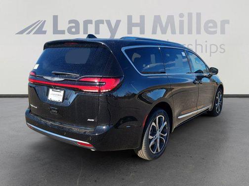 2026 Chrysler Pacifica Pinnacle