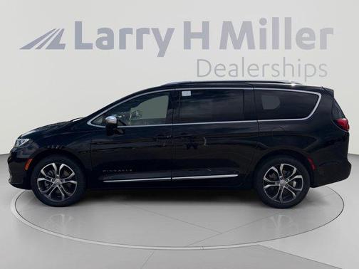 Diamond Black 2026 Chrysler Pacifica Pinnacle