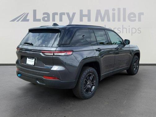 2025 Jeep Grand Cherokee 4xe Trailhawk