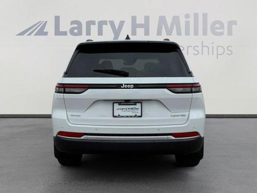 Bright White Clearcoat 2026 Jeep Grand Cherokee Limited