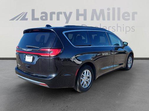 2022 Chrysler Pacifica Touring-L