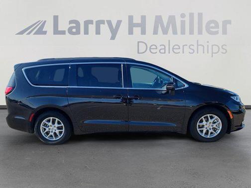 2022 Chrysler Pacifica Touring-L