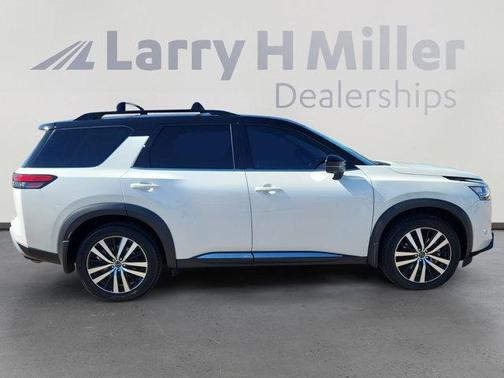 2023 Nissan Pathfinder Platinum