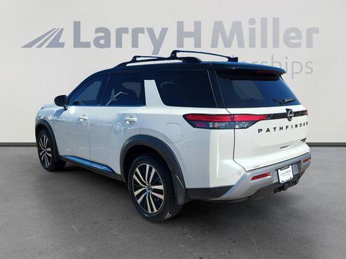 2023 Nissan Pathfinder Platinum