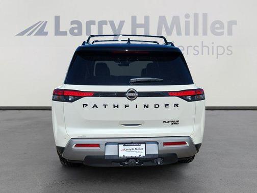 2023 Nissan Pathfinder Platinum