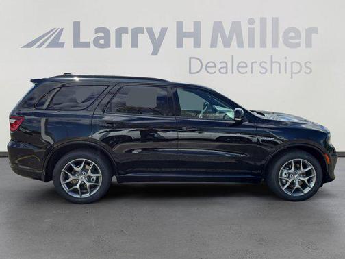 DB Black Clearcoat 2026 Dodge Durango GT Plus HEMI V8