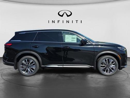 Diamond Black 2026 INFINITI QX60 Luxe
