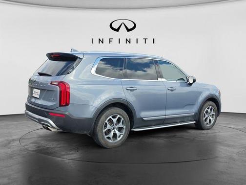 Everlasting Silver 2021 Kia Telluride EX