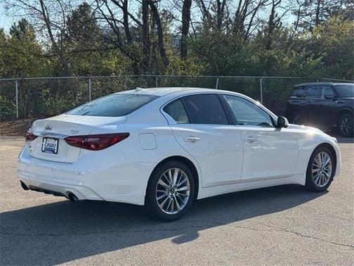 2023 INFINITI Q50 LUXE
