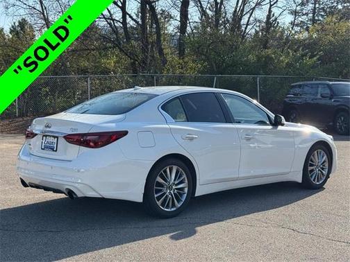 2023 INFINITI Q50 LUXE