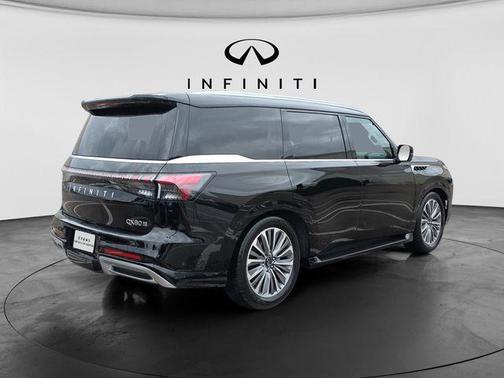 2025 INFINITI QX80 Luxe