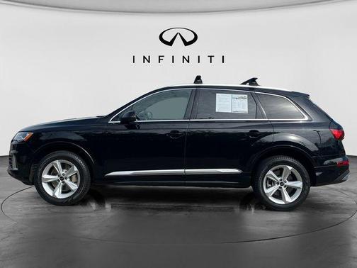 Mythos Black Metallic 2023 Audi Q7 45 Premium Plus