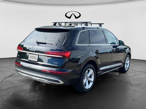 Mythos Black Metallic 2023 Audi Q7 45 Premium Plus