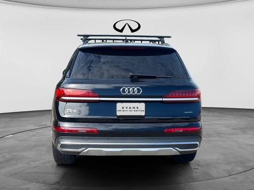 Mythos Black Metallic 2023 Audi Q7 45 Premium Plus