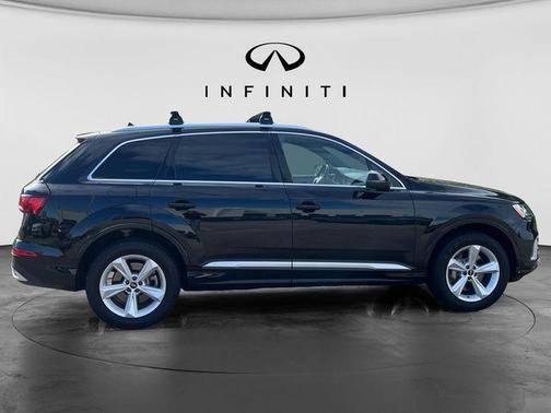 Mythos Black Metallic 2023 Audi Q7 45 Premium Plus