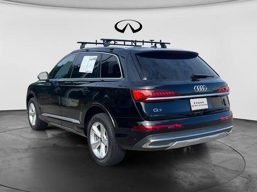 Mythos Black Metallic 2023 Audi Q7 45 Premium Plus