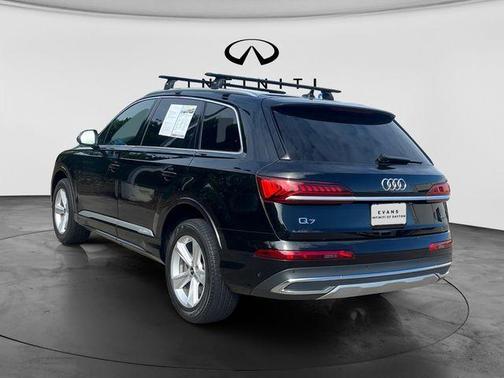 Mythos Black Metallic 2023 Audi Q7 45 Premium Plus