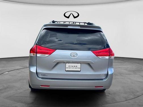 Silver Sky Metallic 2013 Toyota Sienna XLE