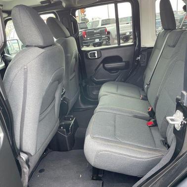 41 2025 Jeep Wrangler Rubicon