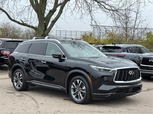2023 INFINITI QX60 LUXE