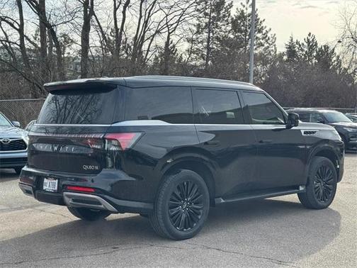 2025 INFINITI QX80 Luxe