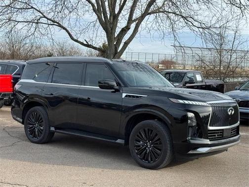 2025 INFINITI QX80 Luxe