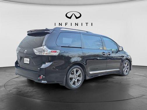 2018 Toyota Sienna L
