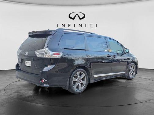 2018 Toyota Sienna L