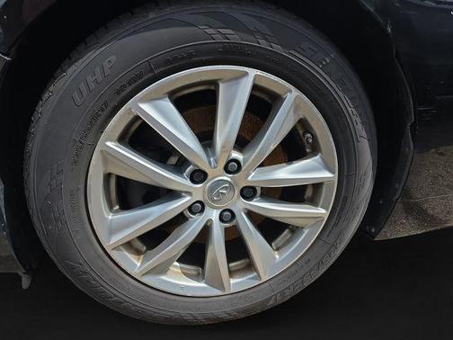 2015 INFINITI Q50 Base