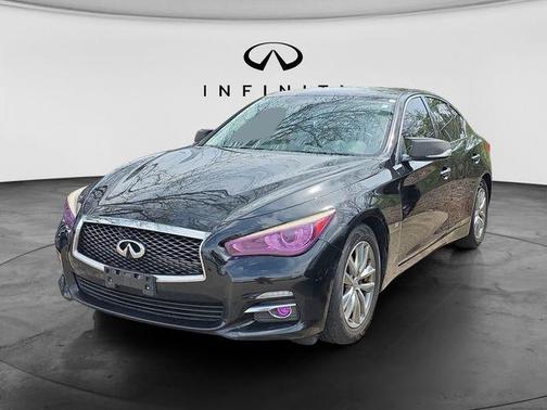 2015 INFINITI Q50 Base