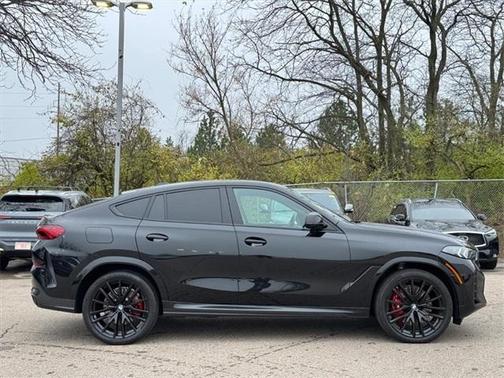 2024 BMW X6 M60i